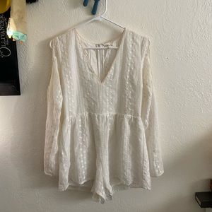 Honey Belle Size M White long sleeve romper